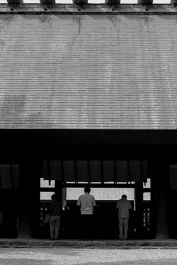 Worshipers in Atsuta Jingu