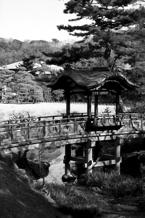wooden bridge in Sankeien garden
