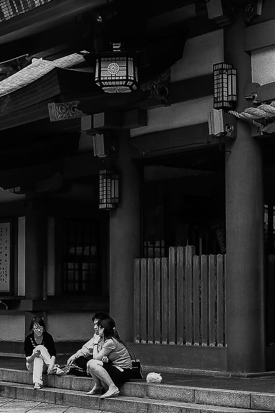 Youngsters in front of gate of Hie JInja