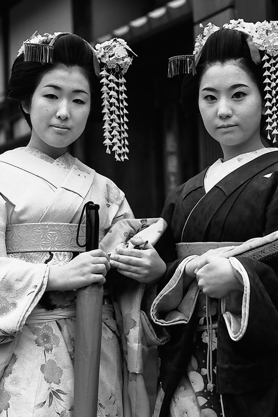 Two Maiko