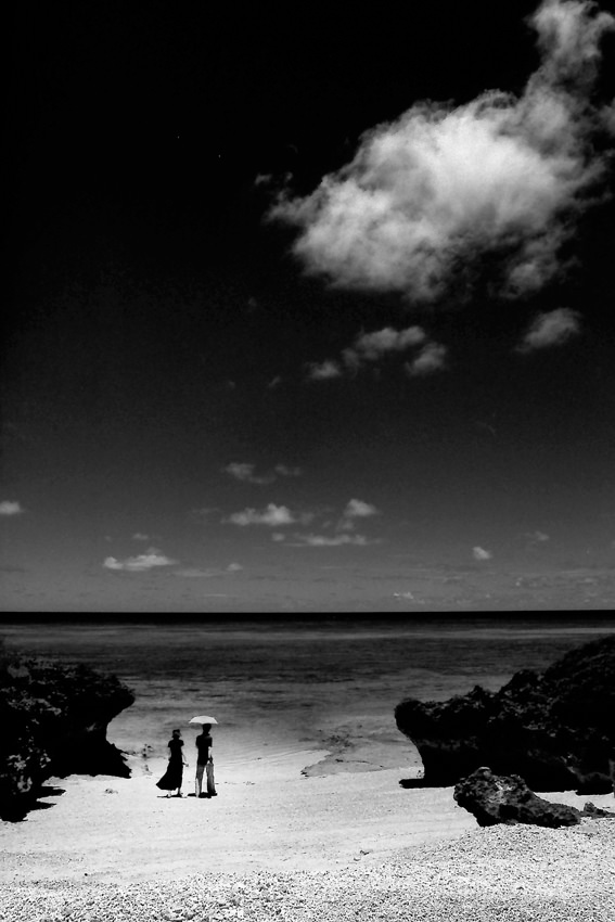 Couple in Pehama beach