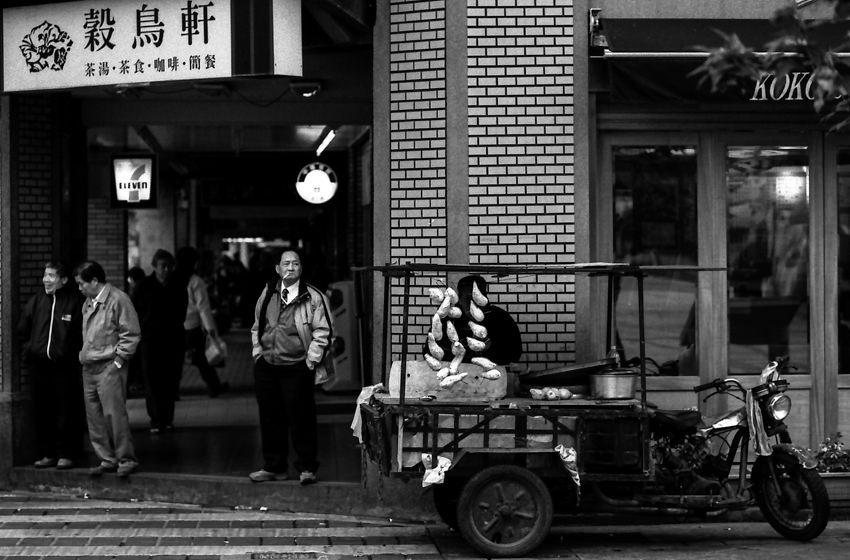 [longshan Templei, Taipei] Man At The Corner 