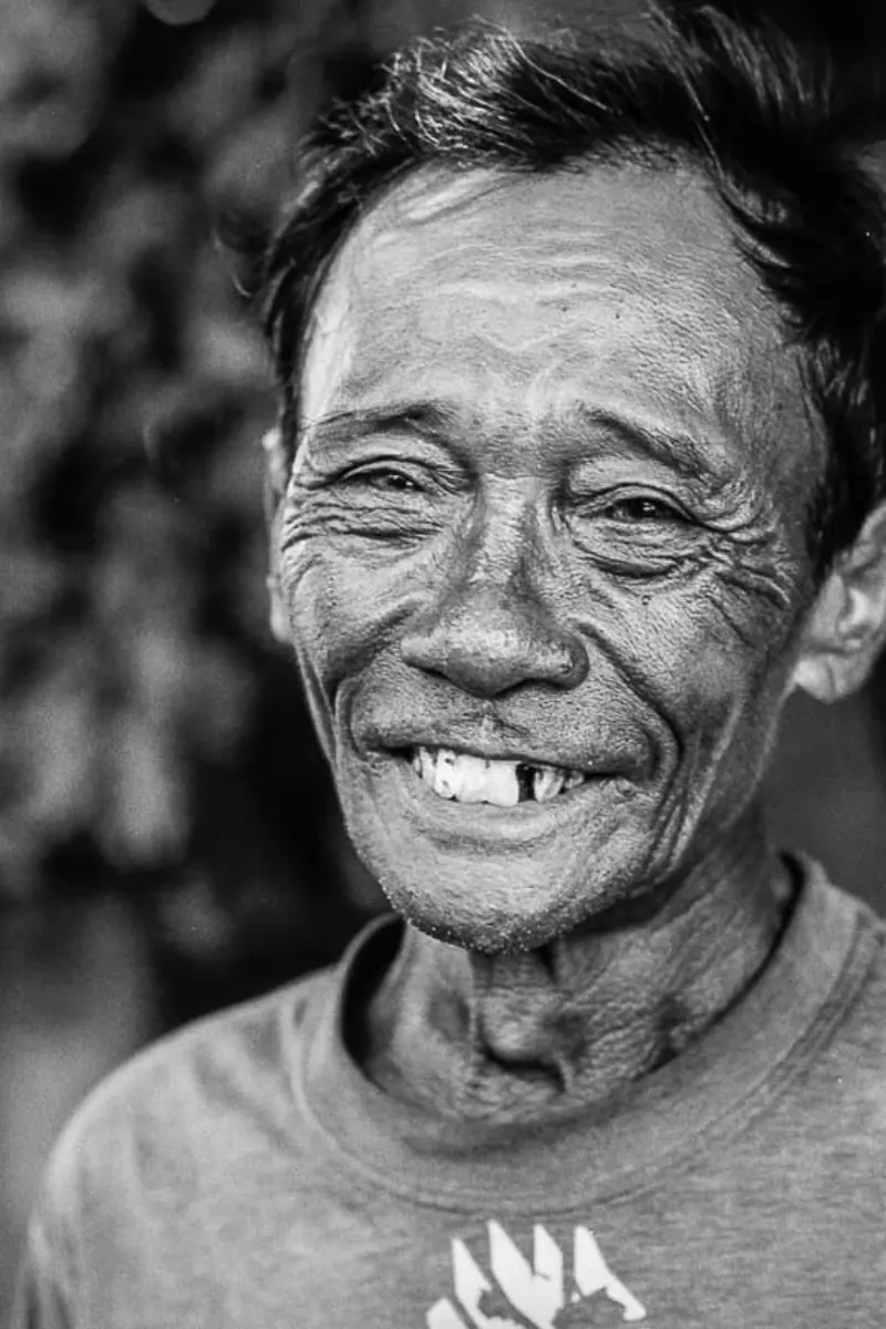 皺だらけの男の顔