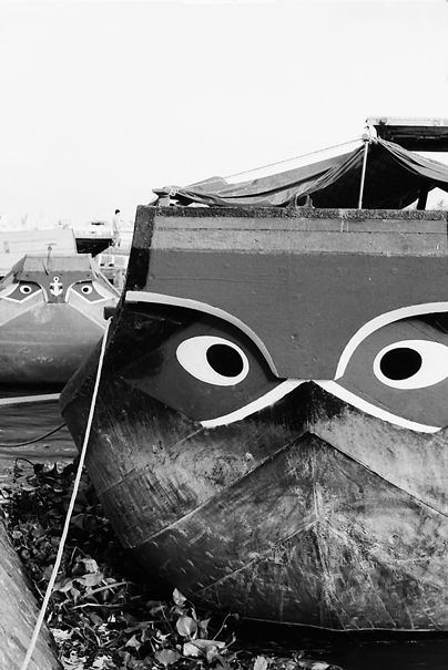 Bow With Eyes (Vietnam)