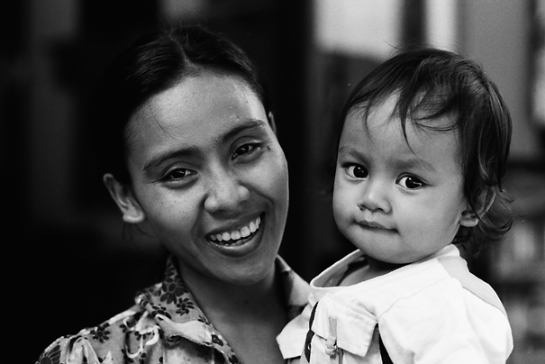 インドネシア 切れ長の目の赤ちゃん 旅と写真とエッセイ By オザワテツ