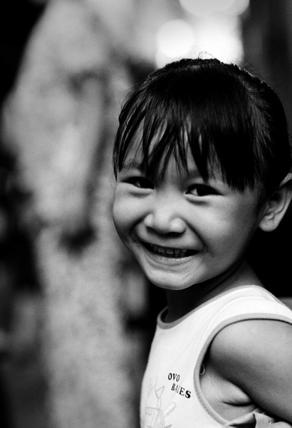 Girl Smiling Back (Vietnam)