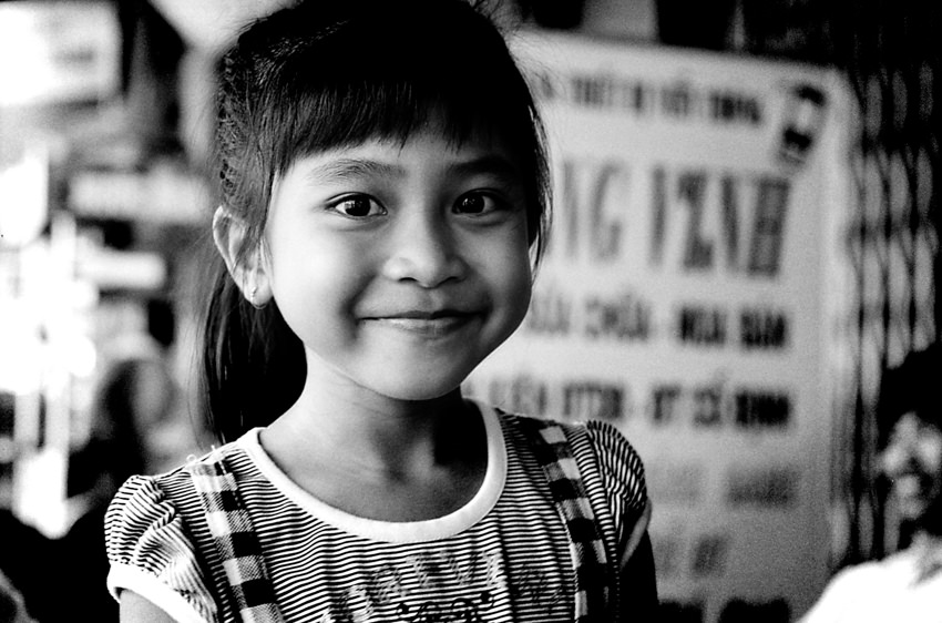 ベトナム ふっくらほっぺの少女 旅と写真とエッセイ By オザワテツ