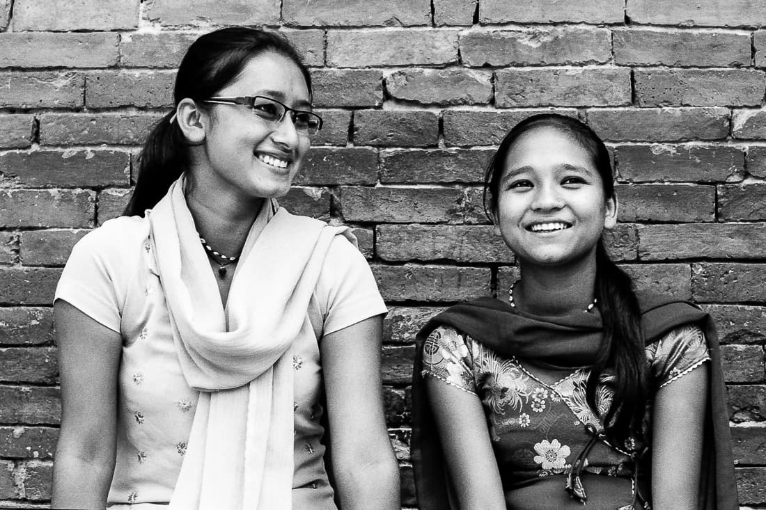 ネパール サリーを纏った女の子が笑った 旅と写真とエッセイ By オザワテツ