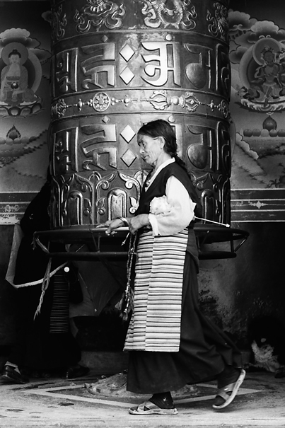 ボダナートの巨大なマニ車【ネパール】 旅と写真とエッセイ by オザワテツ