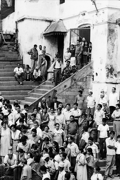Everybody Watches The Funeral (Nepal)
