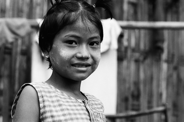 Girl tying hair up