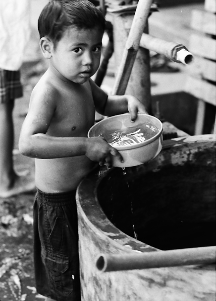 [Myanmar] Bathing Boy | Travel, Photo and Essay by Tetsu Ozawa