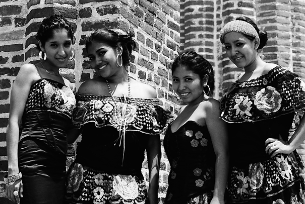 Dressed Ladies (Mexico)