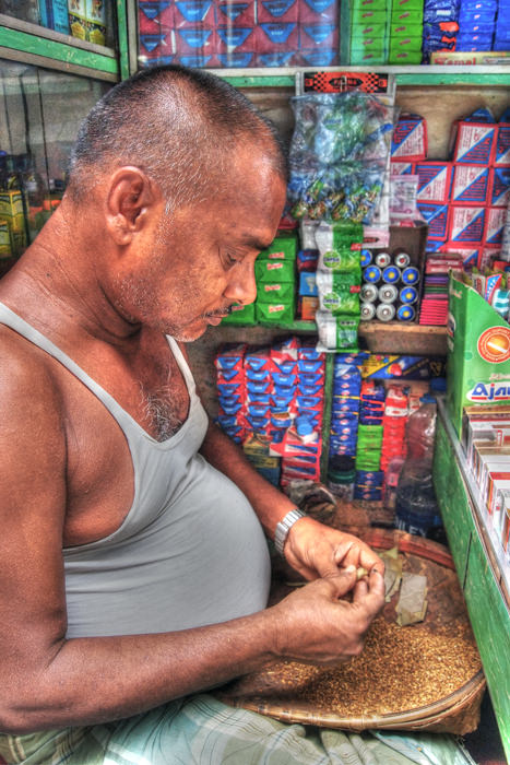 Tobacconist making cigarettes