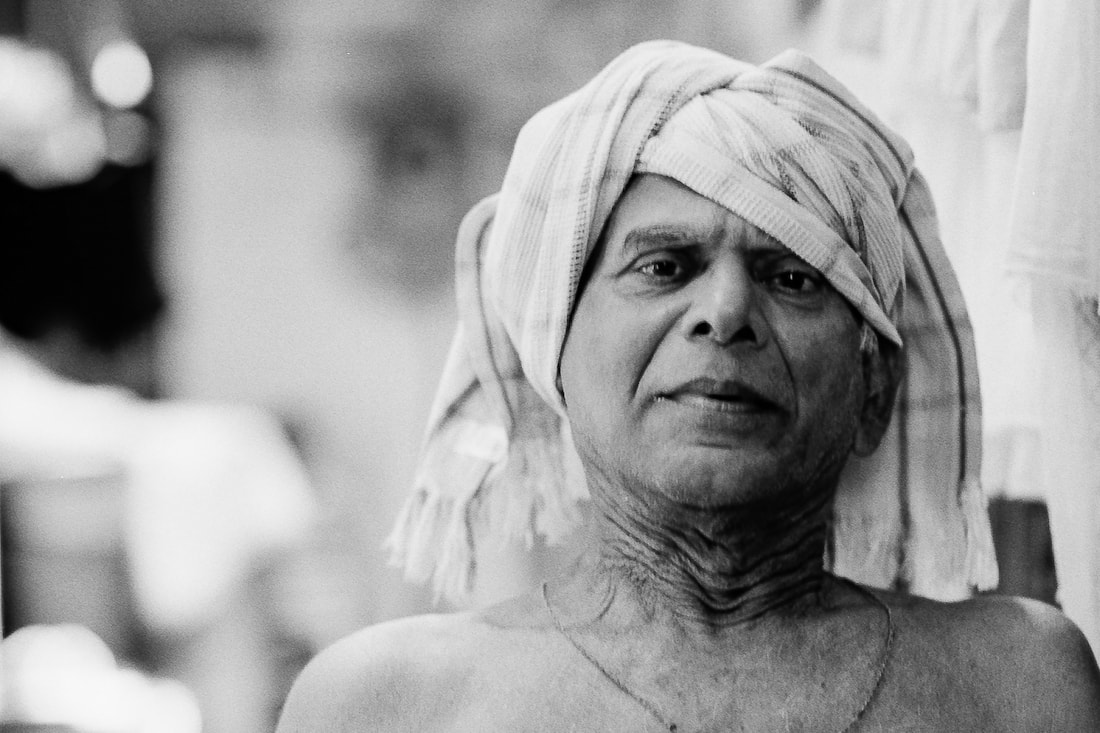 [Mumbai, India] Man Tying A Wrap Around His Head | Photo with essay by ...