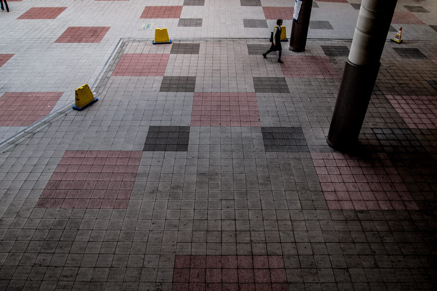 Woman, Squares And Pillars [Tokyo] Stroll, Photo and Essay by Tetsu Ozawa