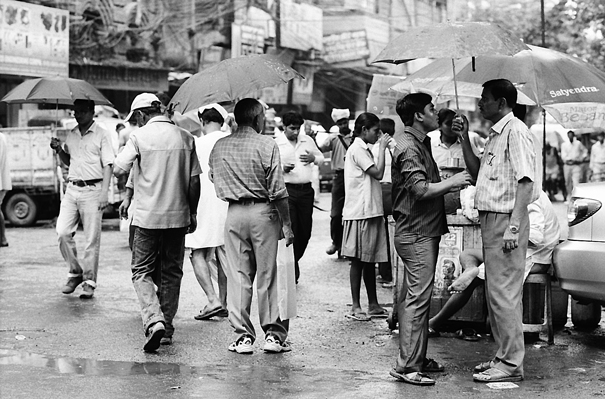 Stand Talk Under An Umbrellas (India)