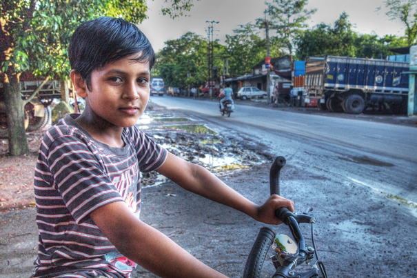 Horizontal-striped T-shirt (India)