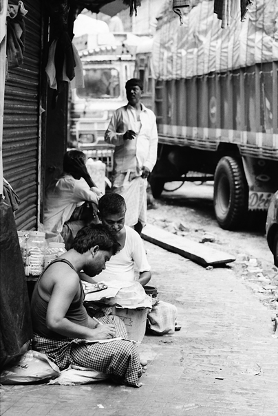 Men Works By The Wayside (India)