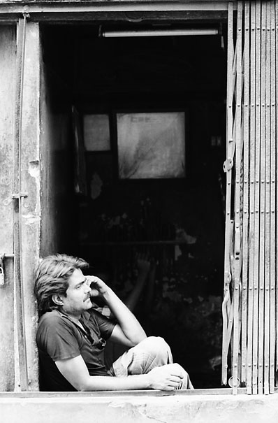 Now Calling With A Cell Phone (India)