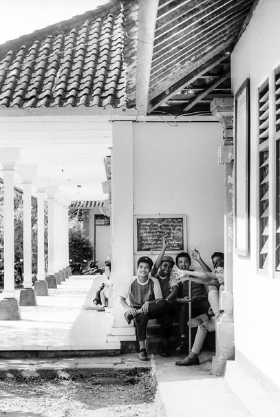 Between Classes (Indonesia)