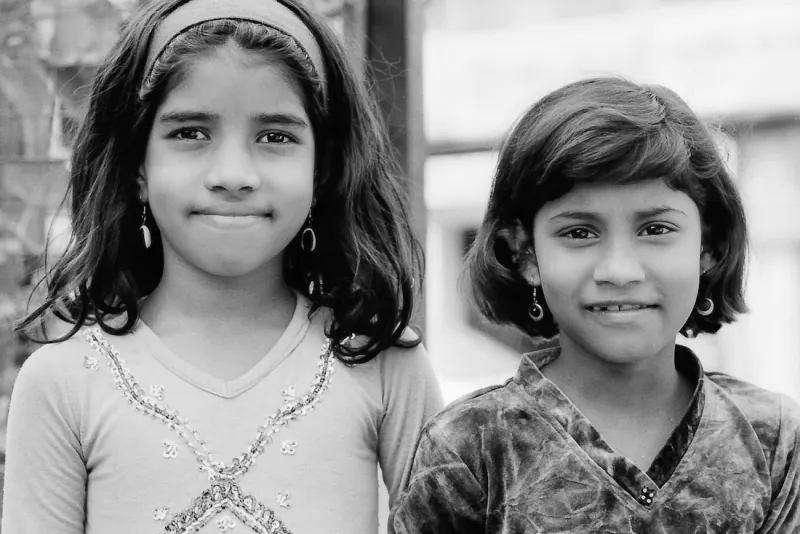 二人の女の子の視線