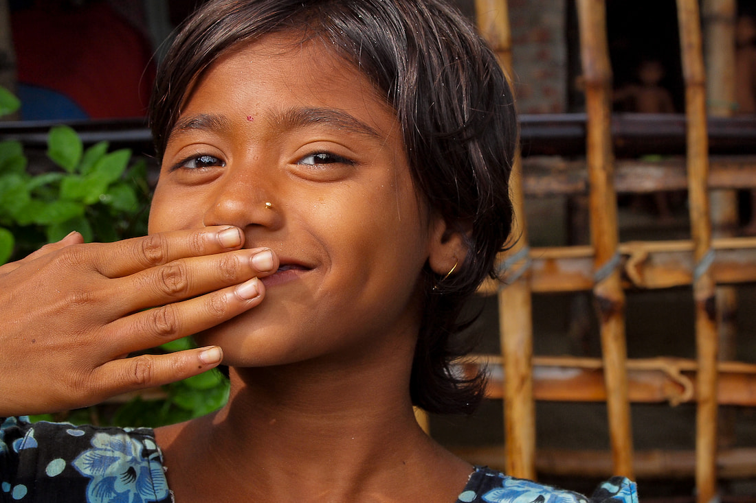 Girl throwing kiss