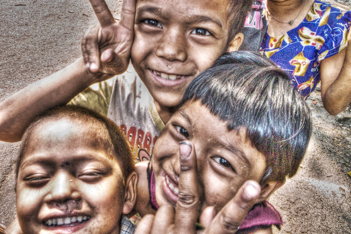 Children throwing deuce