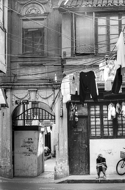 Man Being Stood Up (China)