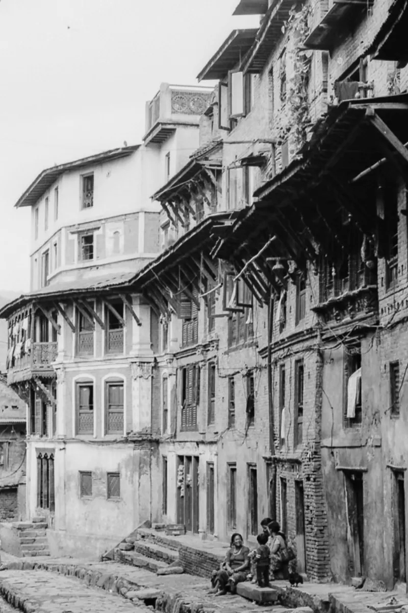 Women in a corner of lane