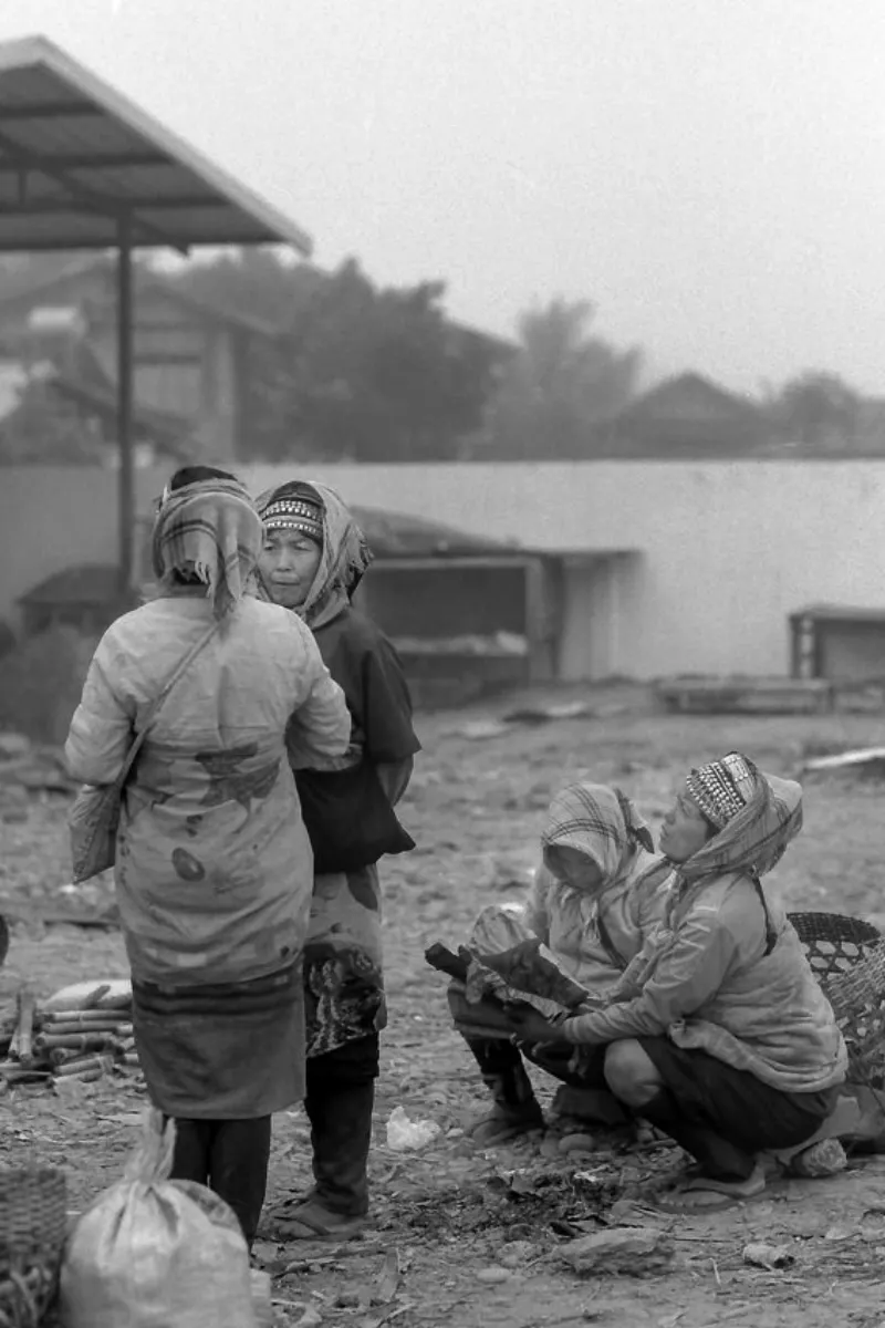Akha women stading talking