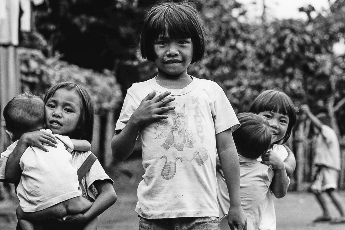 フィリピン 三人のおかっぱの女の子 旅と写真とエッセイ By オザワテツ