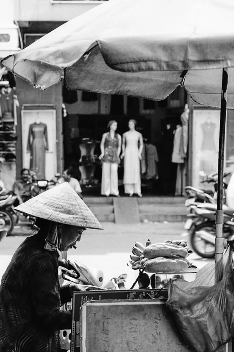 Food stall selling Bánh mì