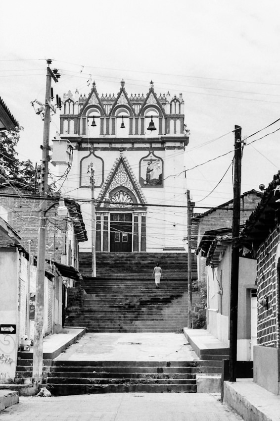 階段の上の教会