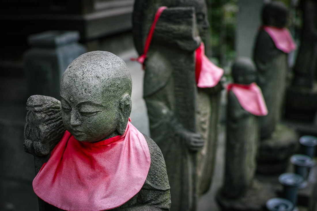 待乳山聖天 | 東京散歩】そっぽ向く地蔵 | Photo by awazo.com