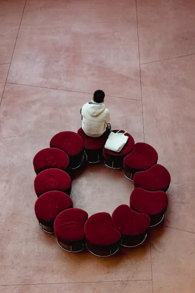 round sofa