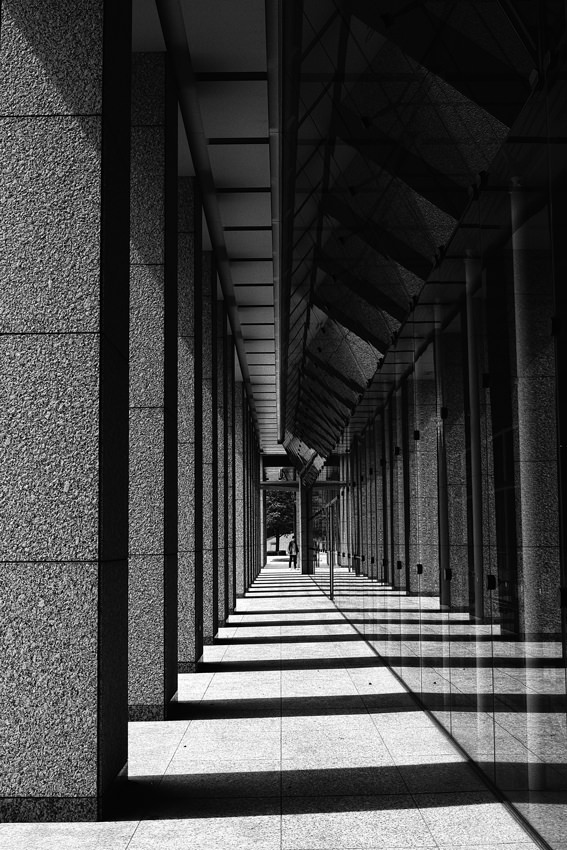 Square pillar and its shadow