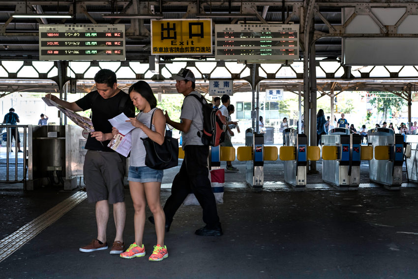 Travelers and maps