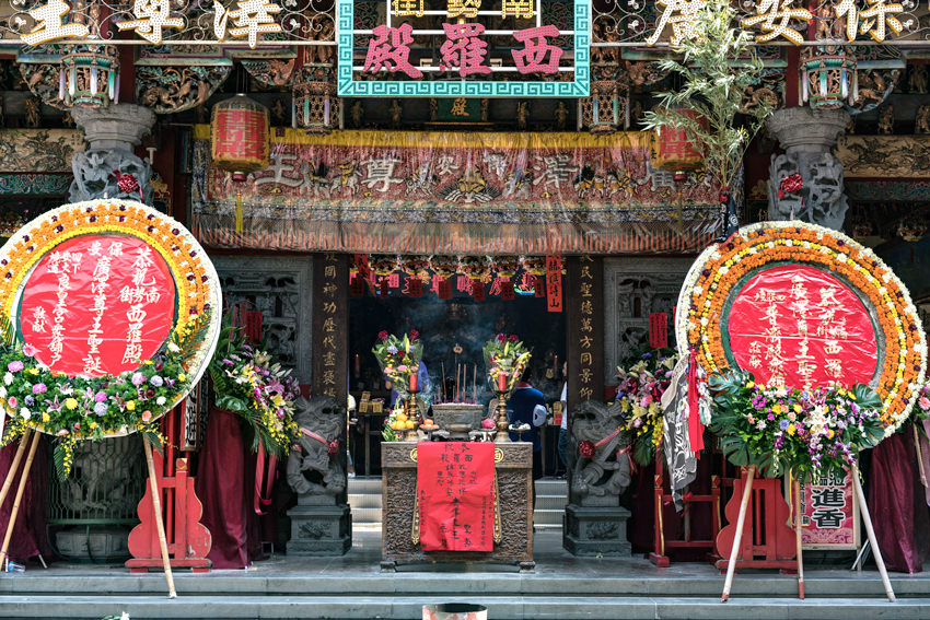 Big wreath in temple