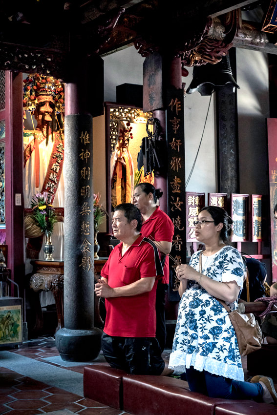 worshipers in Taiwan Fu City God Temple
