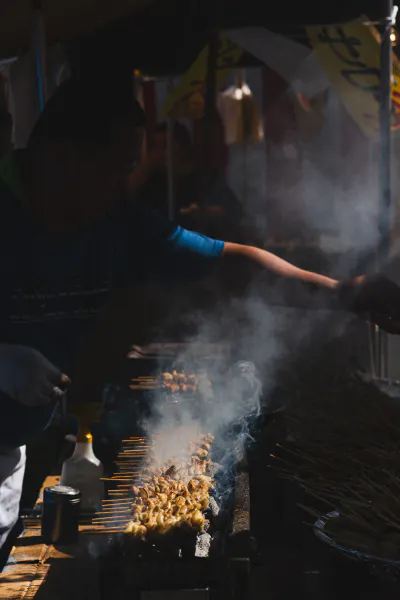 覚林寺に出ていた焼き鳥の屋台