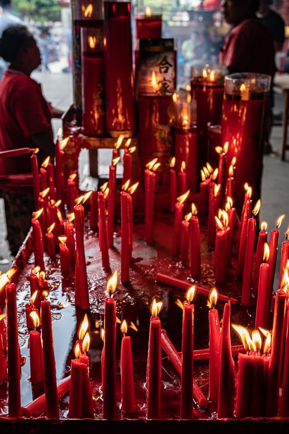 Many candles offered in Jin De Yuan