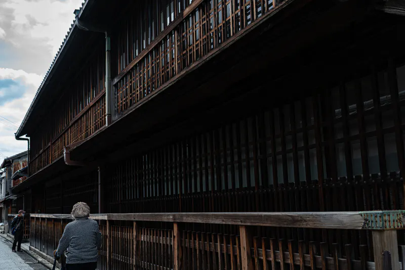 格子造りの角屋