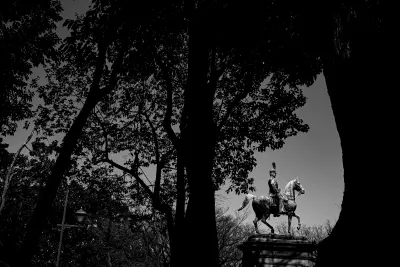 Equestrian statue of Prince Akihito Komatsunomiya