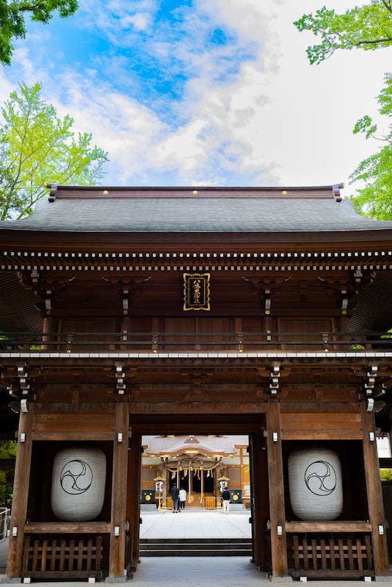 Large white lanterns at Hachiman Daijinja Shrine