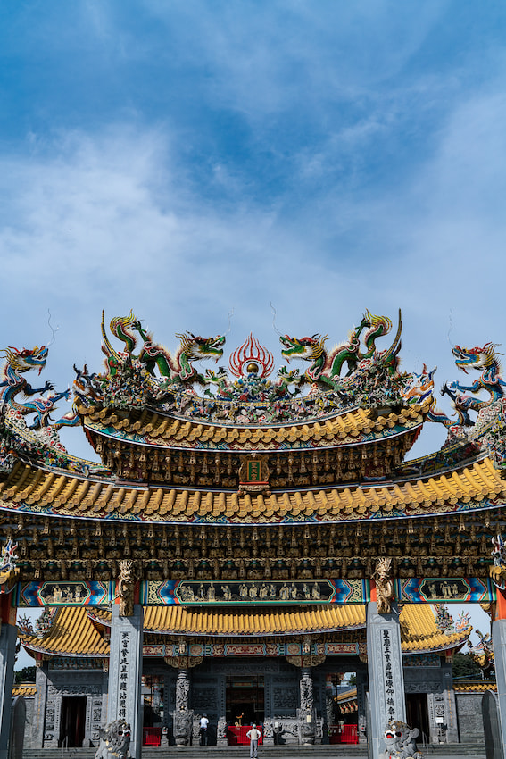 本格的な台湾様式で建てられた聖天宮