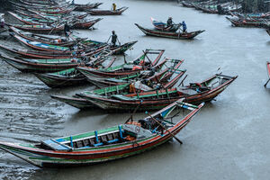 Fishing boats in Dalah river