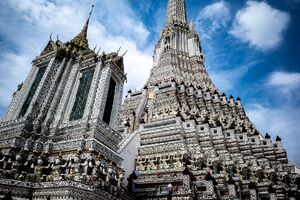 ワット・アルンの仏塔