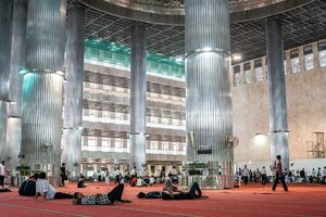 Inside of Istiqlal mosque