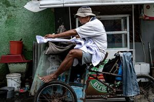 Mobile tailor's shop